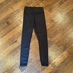 IVL black scallop legging, size 4
